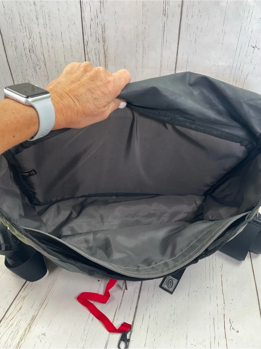 Timbuk2 Classic Messenger Bag Luggage Collection with Trolley Sleeve *Medium